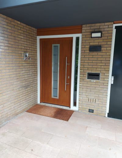 Voordeur Studio Meidoornlaan 73 in Vianen. Is per direct te huur.