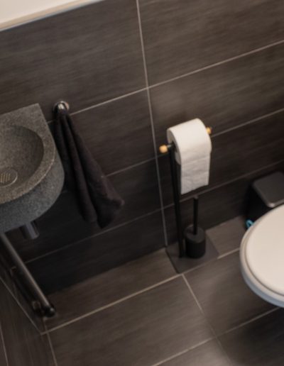 Toilet Studio Meidoornlaan 73 in Vianen. Is per direct te huur.